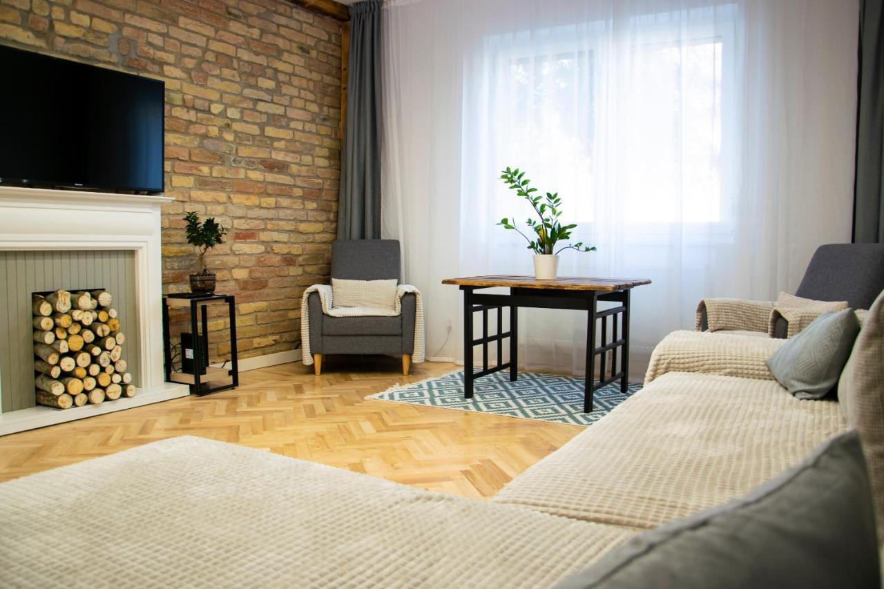 Season One Apartman Сегед Екстериор снимка